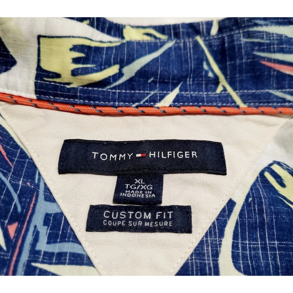 Tommy Hilfiger Custom Fit Hibiscus Button Up  Hawaiian Tropical Print XL NWOT - Picture 6 of 11